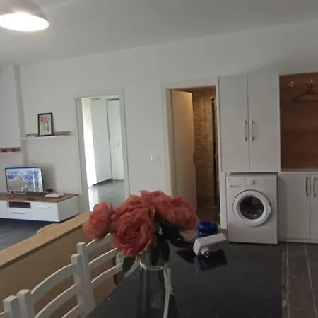 Perla 7 - Modern & Spacious Golem (Tirana)