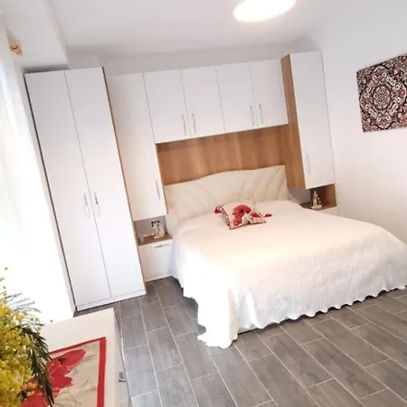 Perla 7 - Modern & Spacious Golem (Tirana)