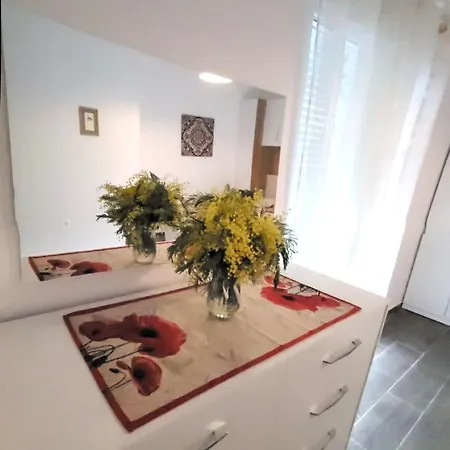 Perla 7 - Modern & Spacious Apartment Golem (Tirana)